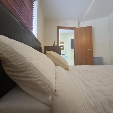 Red Naxela Canary Wharf Apartments London Exterior photo